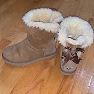 Chestnut Bailey Bow Size 7 Ugg Boots